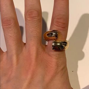 Elizabeth & James Gold ring